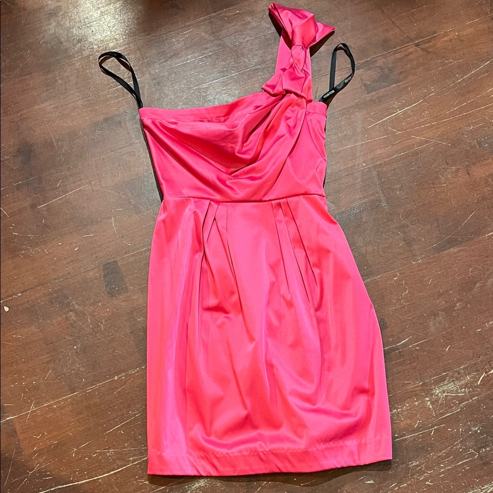 🌻3/$15🌻 Bisou Bisou One-Shoulder Pink Dress